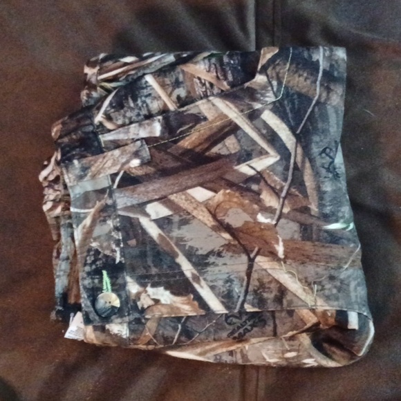 REALTREE CAMO, 4 POCKETS, PANTS, KIDS SIZE LARGE. - Picture 11 of 11
